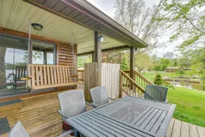 Lakefront Getaway w/ Fire Pit in Akron - Interiør