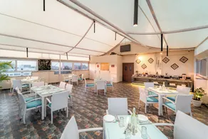 Stayzo Scheme 114, Vijay Nagar - Restaurantes