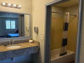 Hotel O Bien Venido Pearsall I-35 - Salle de bain