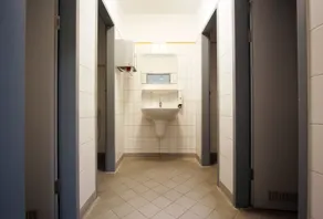 DJH Jugendherberge Greifswald - Hostel - Bathroom