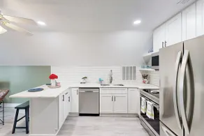 Golf, Hike & Explore! Tranquil Oasis in Cameron - Interior