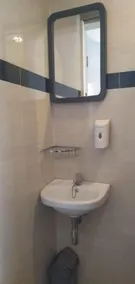 Front One Budget Hotel Slamet Riyadi Solo - Badeværelse