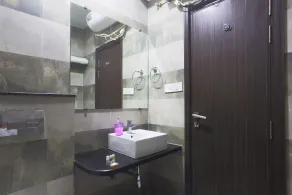 Hotel Aerostar Gold Near Yashobhoomi - Salle de bain