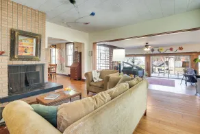 Spacious & Updated Farmhouse in Yellow Springs - Interiør