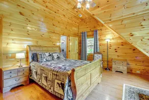 Hike, Fish & Golf: Burnsville Retreat w/ Deck! - Innvendig