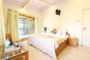 Treebo Green Oak - Room