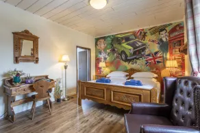 The Little Britain Inn Themed Hotel One of a Kind In Europe - Værelse