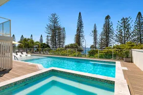Pacific Beach Resort - Pool