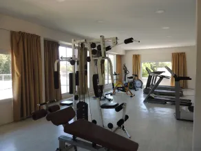 Howard Johnson Pilar Resort Spa & Convention Center - Gym