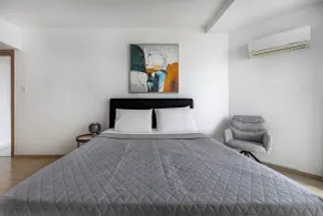 Marathon Beach Apartment - Sea View, Shared Pool - Room