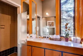 North Keystone 2 Bedroom Near Conference Center - Bathroom