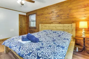 Hot Tub & Covered Deck! Long Pond Log Cabin - Interiør