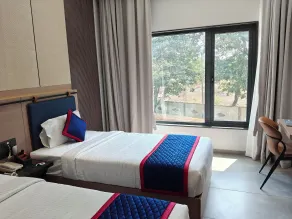Zip By Spree Hotels Chinchwad - Room