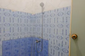 Hotel Dewi near GOR Merdeka Jombang Mitra RedDoorz - Salle de bain