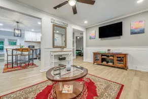 Peaceful Family Home Near Main St! - Innenbereich