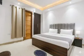 hotel aiims 20 four 7 - Quarto