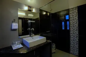TreeHouse Rajbagh - Bathroom