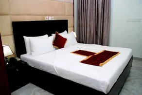 Apno Hotel and Suites - Room
