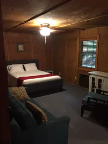 The Sugar Creek Retreat - Rom
