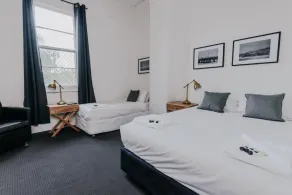 Holmesville Hotel - Værelse