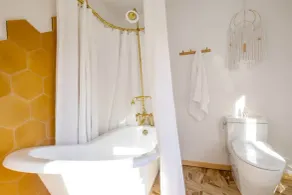 The Herwood Inn - Bathroom