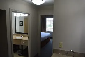 Country Inn & Suites by Radisson, Oklahoma City - Quail Springs, OK - Room