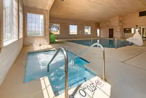 Quality Inn & Suites Stoughton - Madison South - Piscina