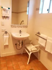 Starlight Motor Inn - Bathroom