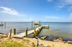 Coastal Escape: Bayfront Home w/ Dock & Views - Interiør