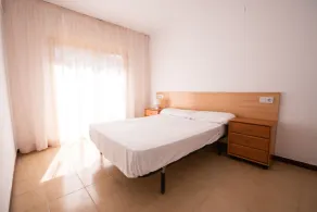 LITORAL COSTA DORADA - PINS I MAR Only families - Rom