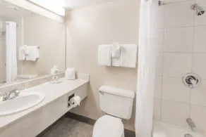 Columbus Grand Hotel & Banquet Center - Salle de bain