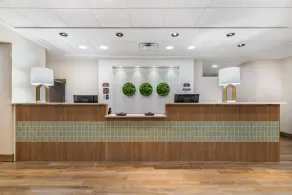Best Western Plus InnTowner Madison - Rezeption