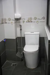 Newlife Hotel LB - by BAYSTAY - Baño