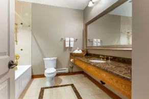 Christie's Mill Inn & Spa - Bathroom