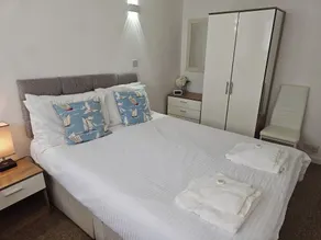 Devoncourt Devoncoast SeaView Apartments - Habitación