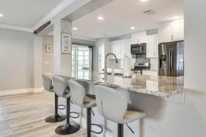 Steps to Bayshore Blvd! Snowbird Retreat w/ Pool - Innenbereich