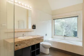 Freycinet Lodge - Bathroom