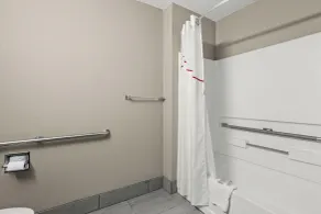 Red Roof Inn PLUS+ Belleville - Badezimmer