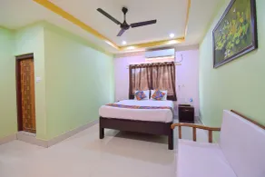 FabHotel Knight Airways - Nr Guwahati Airport - Habitación