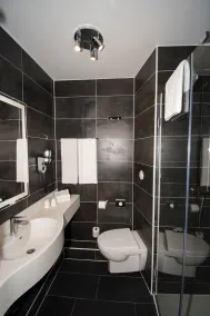 K Hotel - Bathroom