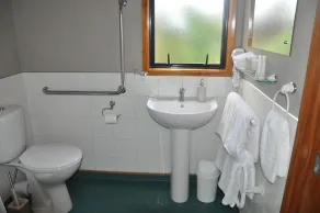 Birchwood Cottages - Baño