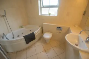 The Foxes Den - Bathroom