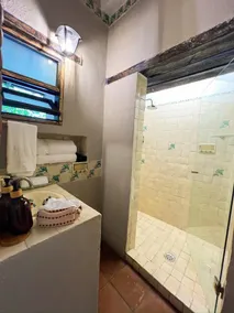 Ombligo Connection House - Bathroom