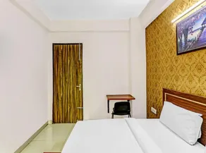 Hotel Noida Continental - Room