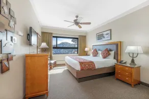 Enjoy the Ridge Tahoe Two-Bedroom Lock-Off for a family of 6 - Rum