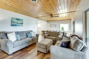 Baldwin Lakefront Home: Dock, Fire Pit & Trails! - Interiör