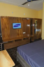 Hotel Vatika And Rooftop Restaurant - Chambre