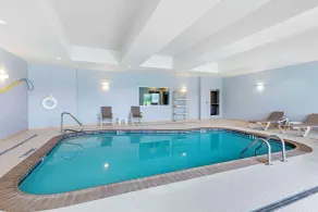 Comfort Suites Palestine - Piscine