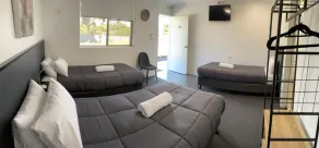 The Seaview Tavern Motel - Habitación