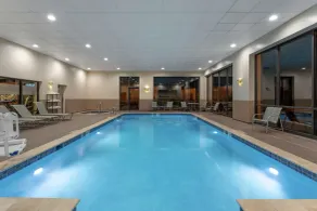 Hampton Inn Bedford - Piscine
